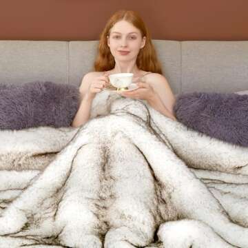 Touchat Luxury 1000GSM Faux Fur Throw Blanket, Super Heavy Thick Warm Cozy Blankets for Couch Bed Sofa, Plush Fuzzy Elegant Soft Reversible Mink Blanket for Living Room Bedroom, Queen Size,White