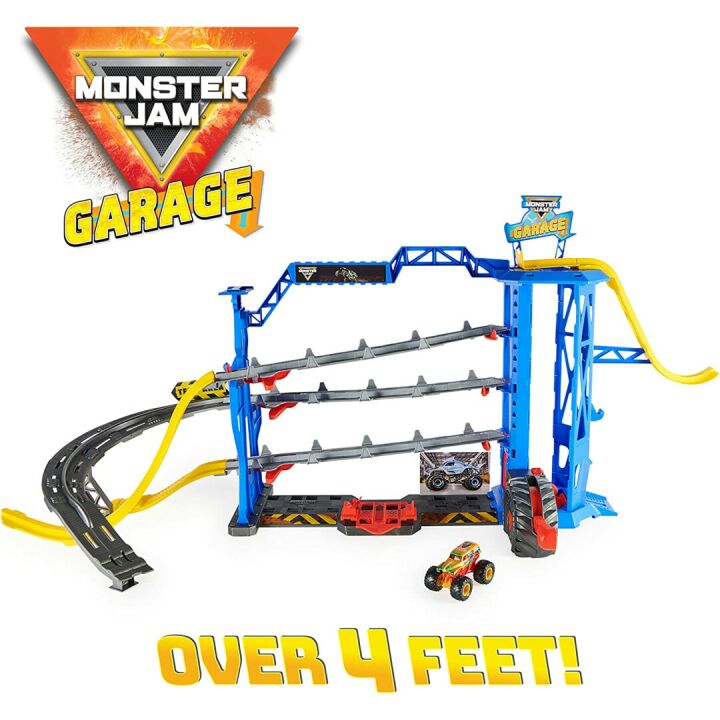 Monster Jam Garage Playset with Grave Digger Truck