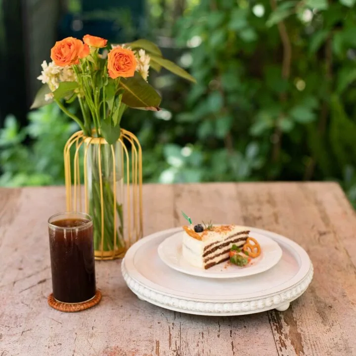 HPC Decor 12" Round White Wood Beaded Tray