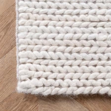 Elegant Chunky Off White Rug for Cozy Living Spaces