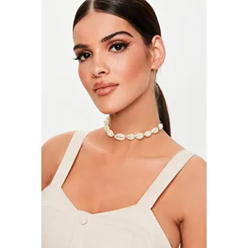 Natural Cowrie Shell Choker Necklace for Boho Style