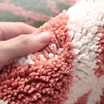 UKELER Strawberry Shape Non Slip Bath Rug 31.5x19.7