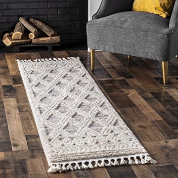 nuLOOM 8x11 Ansley Moroccan Tassel Rug for Elegant Homes