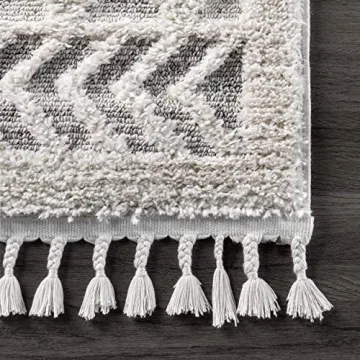 nuLOOM 8x11 Ansley Moroccan Tassel Rug for Elegant Homes