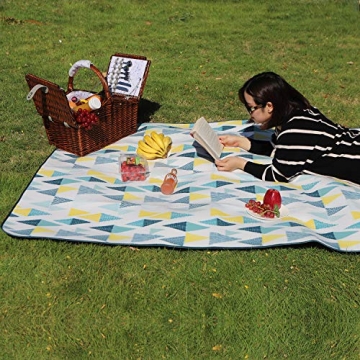 Yodo Waterproof Picnic Blanket - Portable & Cozy Outdoor Fun