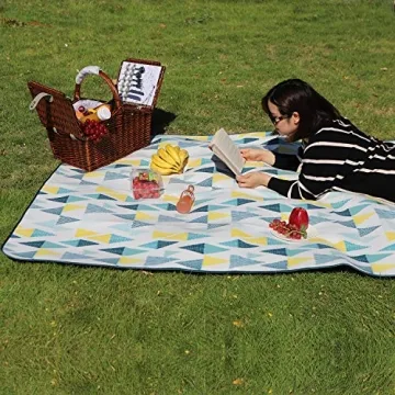 Yodo Waterproof Picnic Blanket - Portable & Cozy Outdoor Fun