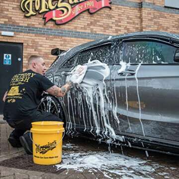 Meguiar's Yellow Car Wash Bucket for Effortless Cleaning