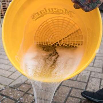 Meguiar's Yellow Car Wash Bucket for Effortless Cleaning