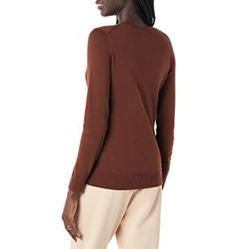 Amazon Essentials Women's Classic-Fit Lightweight Long-Sleeve V-Neck Sweater (Available in Plus Size), Toffee Brown, Medium