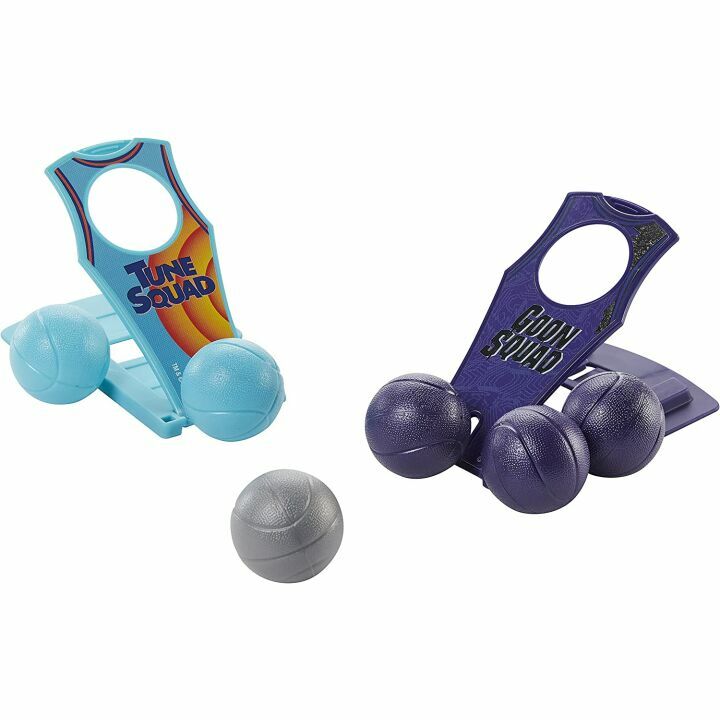 Fast-Action Connect 4 Shots: Space Jam Edition