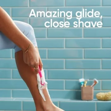 Smooth Shaving with Gillette Venus Disposable Razors