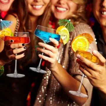 Bouaida Coupe Glasses Set of 6, Vintage Martini Glasses Set of 6, 8.8 Oz Coupe Cocktail Glasses, Cute Cocktail Glasses, Espresso Martini Glasses, Perfect for Bar, Parties and Gift