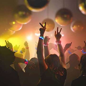 36 Pack 6 Color Glow Sticks Bracelets Party Supplies for Kids and Adults Glow in The Dark , LED Bracelet Light Up Party Favors for Concerts, Festivals, Halloween ， Christmas Adult Kids Glow in Supplies Favors