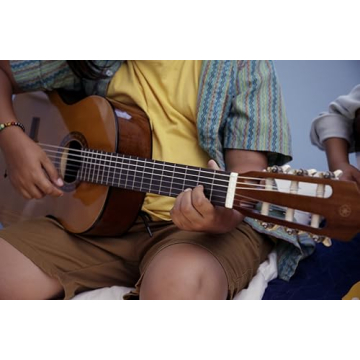 Yamaha C40II Classical Guitar for Beginners and Pros