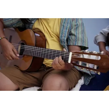 Yamaha C40II Classical Guitar for Beginners and Pros