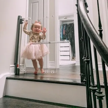 Stylish Qdos Crystal Baby Gate for Kids and Pets - Easy Install
