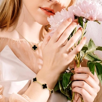 SILANER Gold Four Leaf Clover Bracelet for Women