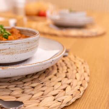 YANGQIHOME 6 Pack, Round Woven Placemats, Natural Water Hyacinth Wicker Place mats, Braided Straw Table Mats for Dining Table, Fall, Halloween, Thanksgiving, Chrismats (11.8 inch)