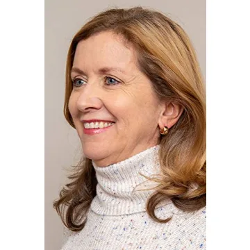 Elegant 14K Gold Huggie Hoop Earrings for Everyday Style