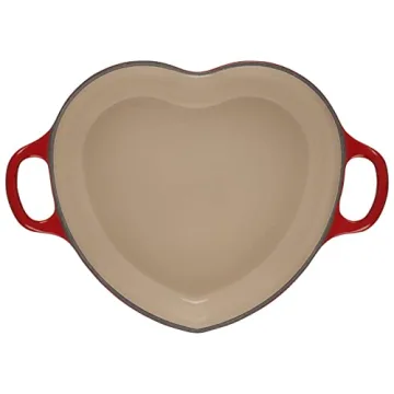 Le Creuset Heart-Shaped Dutch Oven, 2 Quart Cocotte