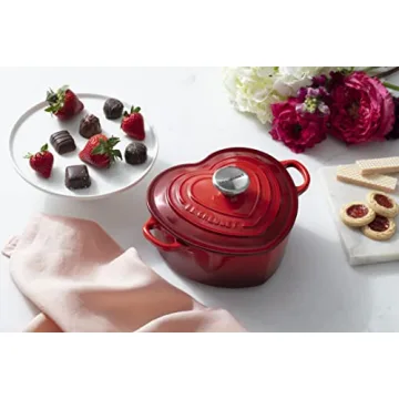 Le Creuset Heart-Shaped Dutch Oven, 2 Quart Cocotte