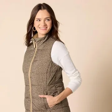 Amazon Essentials Women's Mid-Weight Puffer Vest, Olive Cheetah, Small