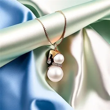 Beautiful Christmas Snowman Pendant Necklace for Women