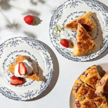 HomeElves Salad Plates, Ceramic Plates Set of 6, Kitchen Plates Microwave Safe Plates, 8 Inch White Plates Dessert Plates Blue Floral Plates Porcelain Plates