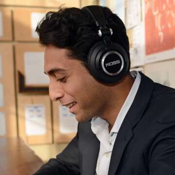 Koss BT540i Full Size Bluetooth Headphones, Black with Silver Trim