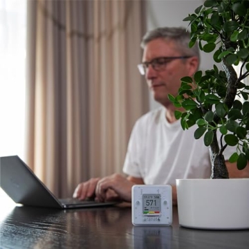 SAF Aranet4 Wireless Indoor Air Quality Monitor