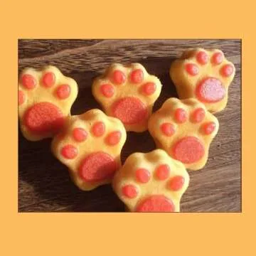 Paw Shaped Silicone Mold - Make Treats & Soaps Easily!