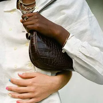 Chic Crocodile Effect Handbag for Stylish Women