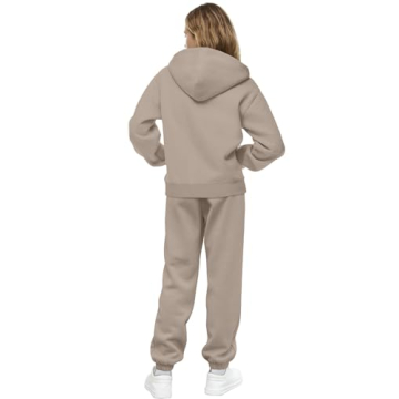 Trendy Women’s Fleece Sweatsuits - Comfort & Style