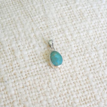 Elegant Natural Turquoise Pendant Necklace in Silver