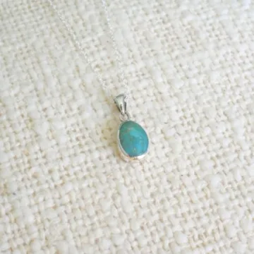 Elegant Natural Turquoise Pendant Necklace in Silver