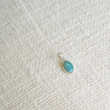 Elegant Natural Turquoise Pendant Necklace in Silver