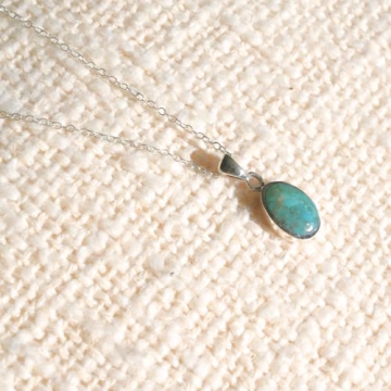 Elegant Natural Turquoise Pendant Necklace in Silver