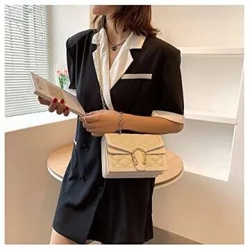 Chic DEEPMEOW Women's Quilted Crossbody Purse