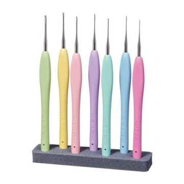 Clover Amour Steel Crochet Hook Set - Comfort & Functionality