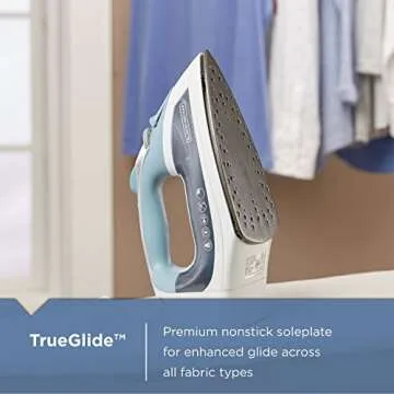 Lightweight Black and Decker Cord Reel Steam Iron