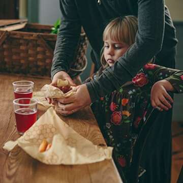 Bee's Wrap Small 3 Pack, Eco Friendly Reusable Food Wraps, Sustainable Plastic Free Food Storage, Each Wrap Measures 7" x 8"