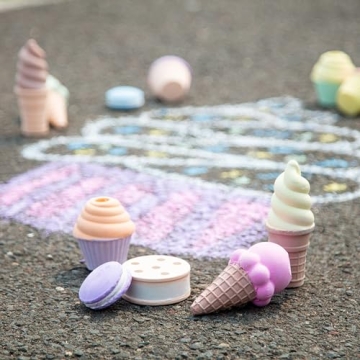 Melissa & Doug Ice Cream Cake Chalk Set for Kids