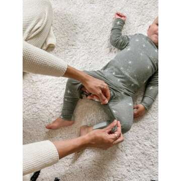 GUNAMUNA Unisex Baby, Toddler Ultra-Soft Convertible Pajama, Footie Romper Sleeper with Diaper Zipper for Easy Changing, Goose, 12-18 Months