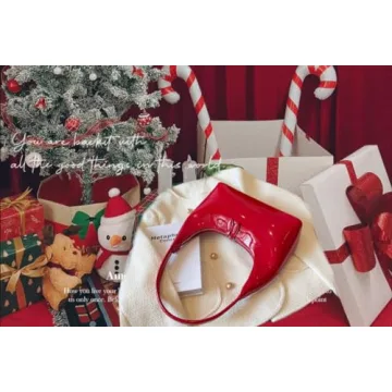 Chic Red Leather Crossbody Bag for Every Occasion