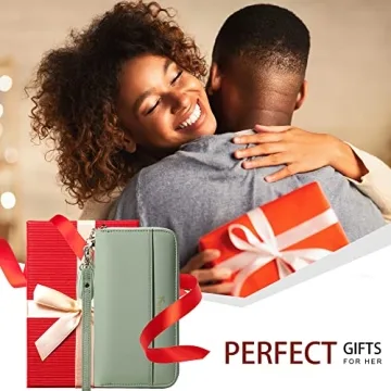 Women's Travelambo Clutch Wallet with Wristlet Strap