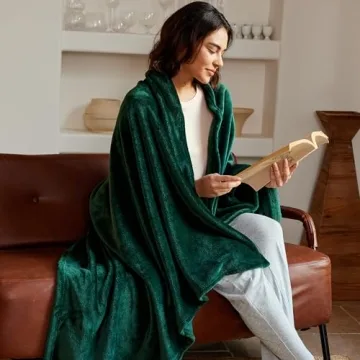 Luxurious Fleece Throw Blanket for All Seasons Comfort