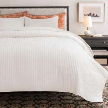 EVERGRACE Velvet Quilt Set Queen Size, Luxurious Soft Striped Channel Bedding Set, Lightweight Velvet Comforter for All Season, Oversized Bedspread Coverlet with 2 Matching Shams, Ivory White