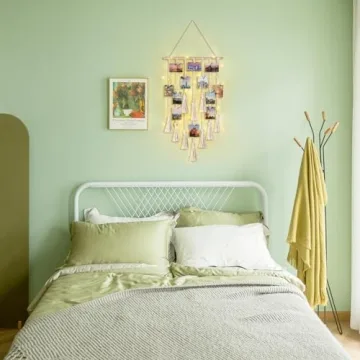 Mkono Hanging Photo Display with Lights & Clips