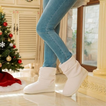 LongBay Women's Chenille Knit Bootie Slippers - Cozy & Stylish!