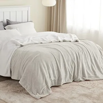 Bedsure Sherpa Fleece Blanket - Cozy and Warm Queen Size